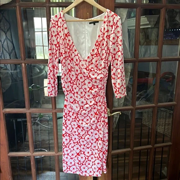 David Meister Red and White Plunge Neck Sheath Dress - Picture 1 of 6